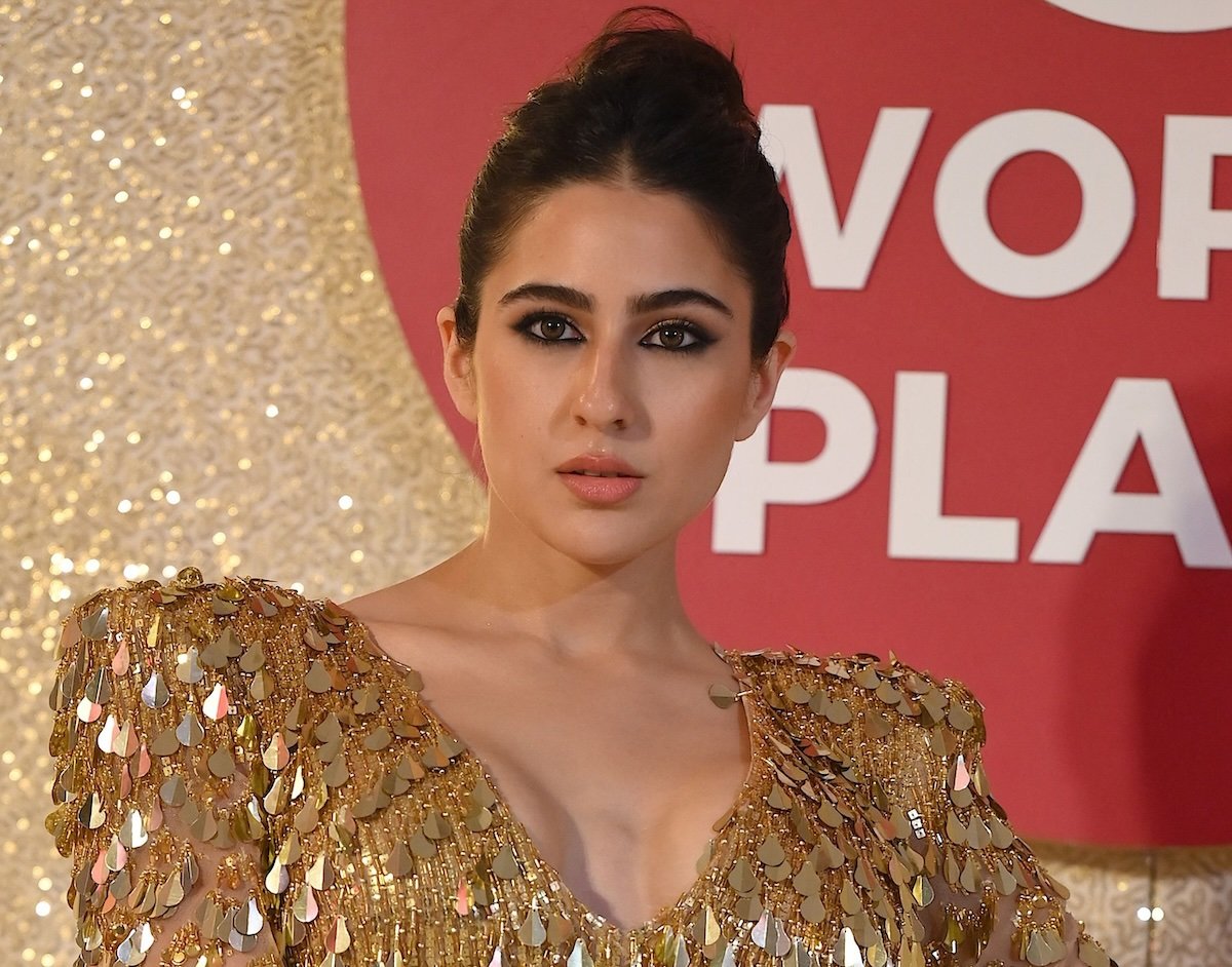 Sara Ali Khan In Workout Gear Has “A Piece of Peace” on Vacation